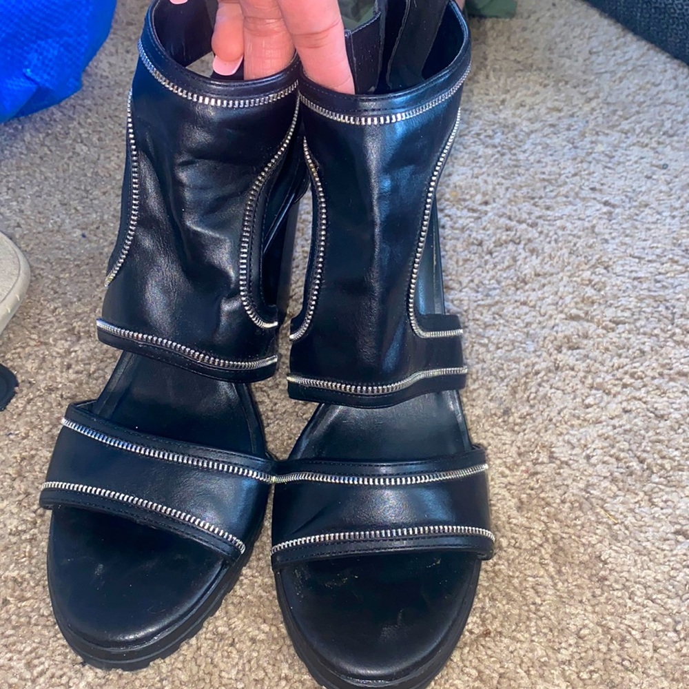 Chunky heels